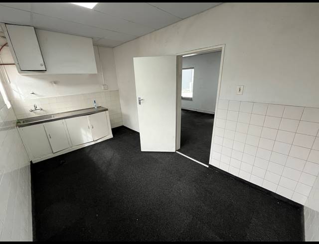 73M² OFFICE TO LET IN PAARDEN EILAND